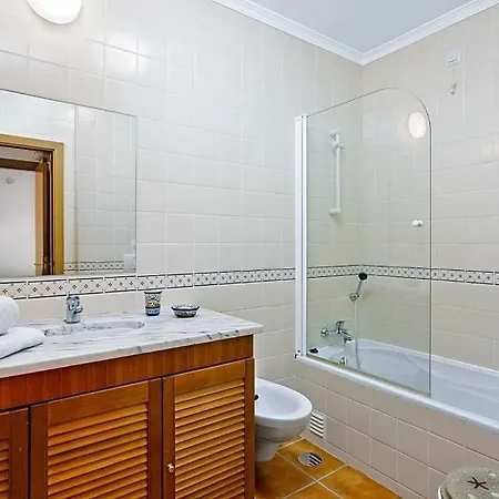 Sleeps 4 With Pool And Air Con Benfarras