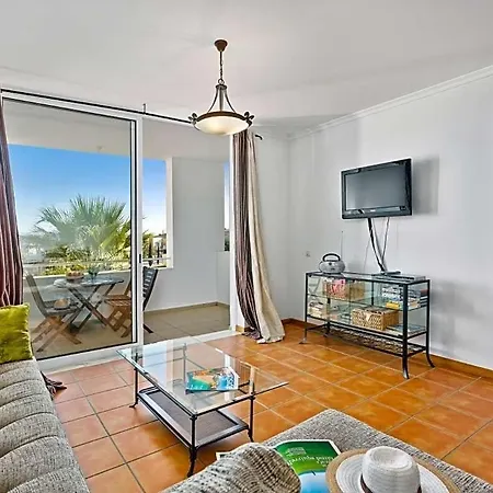 Sleeps 4 With Pool And Air Con Benfarras